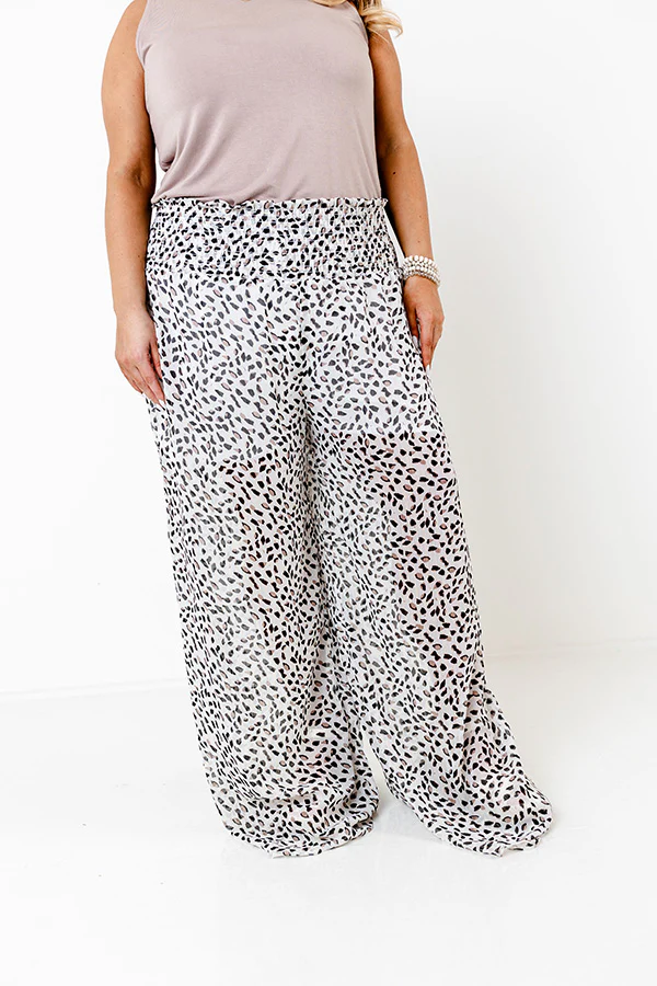 Boat Weekend High Waist Pants in White Curves - Image 6