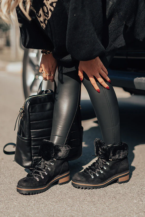 Favor The Cold Fur Lined Boot In Black