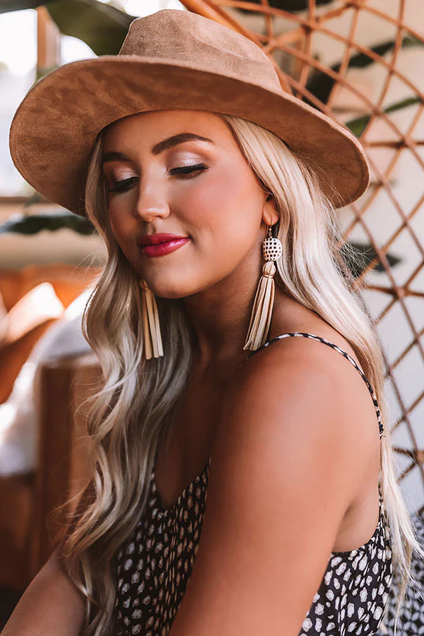 The Daphne Arabic Spotted Shell Earrings in Beige - Image 4