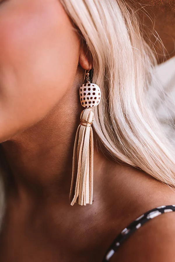 The Daphne Arabic Spotted Shell Earrings in Beige - Image 5